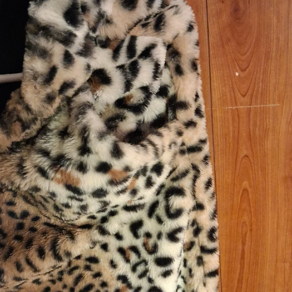 No Boundaries Leopard Print Teddy Jacket in Tan and Black - Picture 10 of 12
